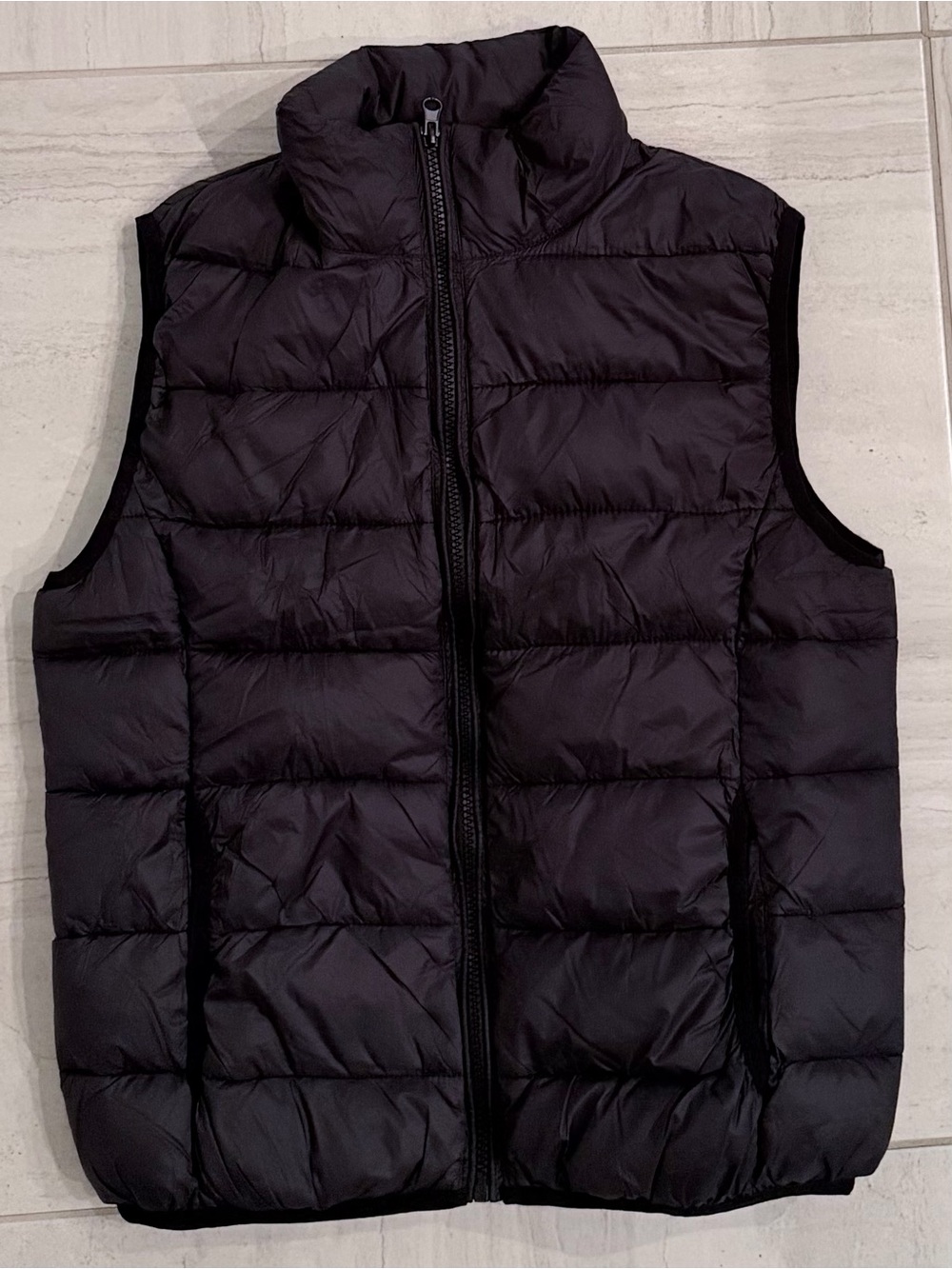 Forever 21 Women’s Black Puffer Vest